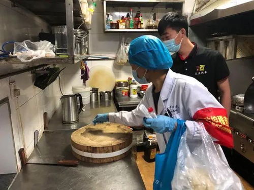 疫情防控不松懈 北京市場(chǎng)監(jiān)管部門連夜開展食品市場(chǎng)消殺工作